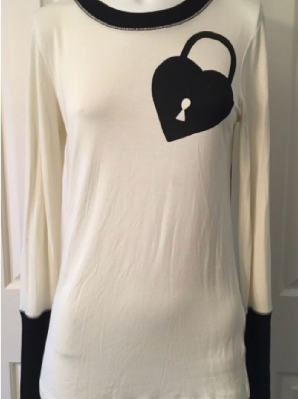 Catherine Malandrino Cream Long-Sleeve Top with Black Heart Lock Graphic